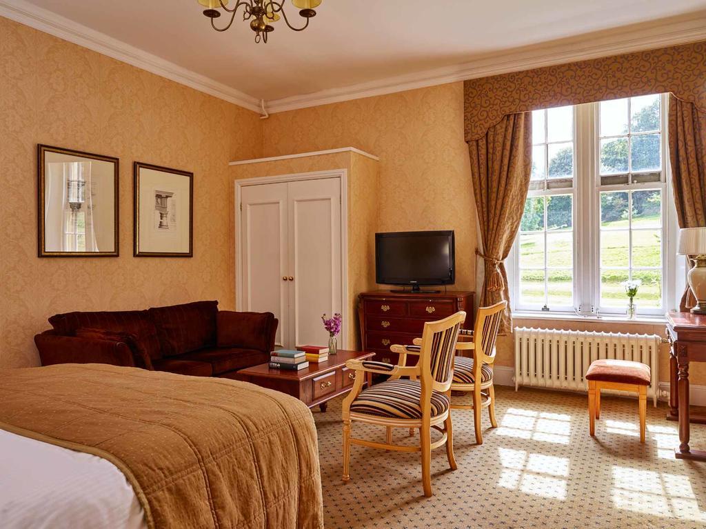 Dumbleton Hall Hotel Бродуей Екстериор снимка